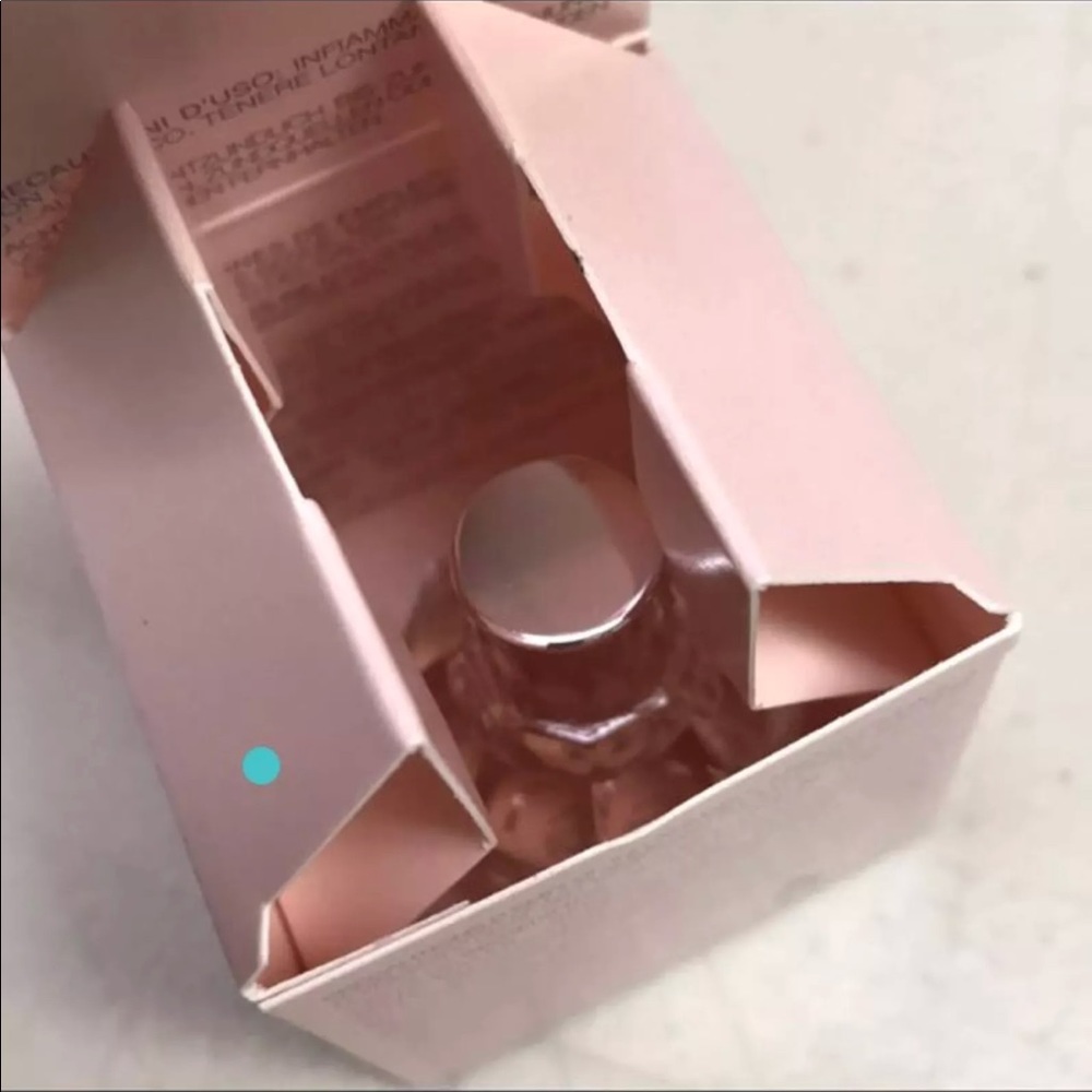 Flowerbomb viktor Rolf Parfum New In Box - Picture 4 of 4